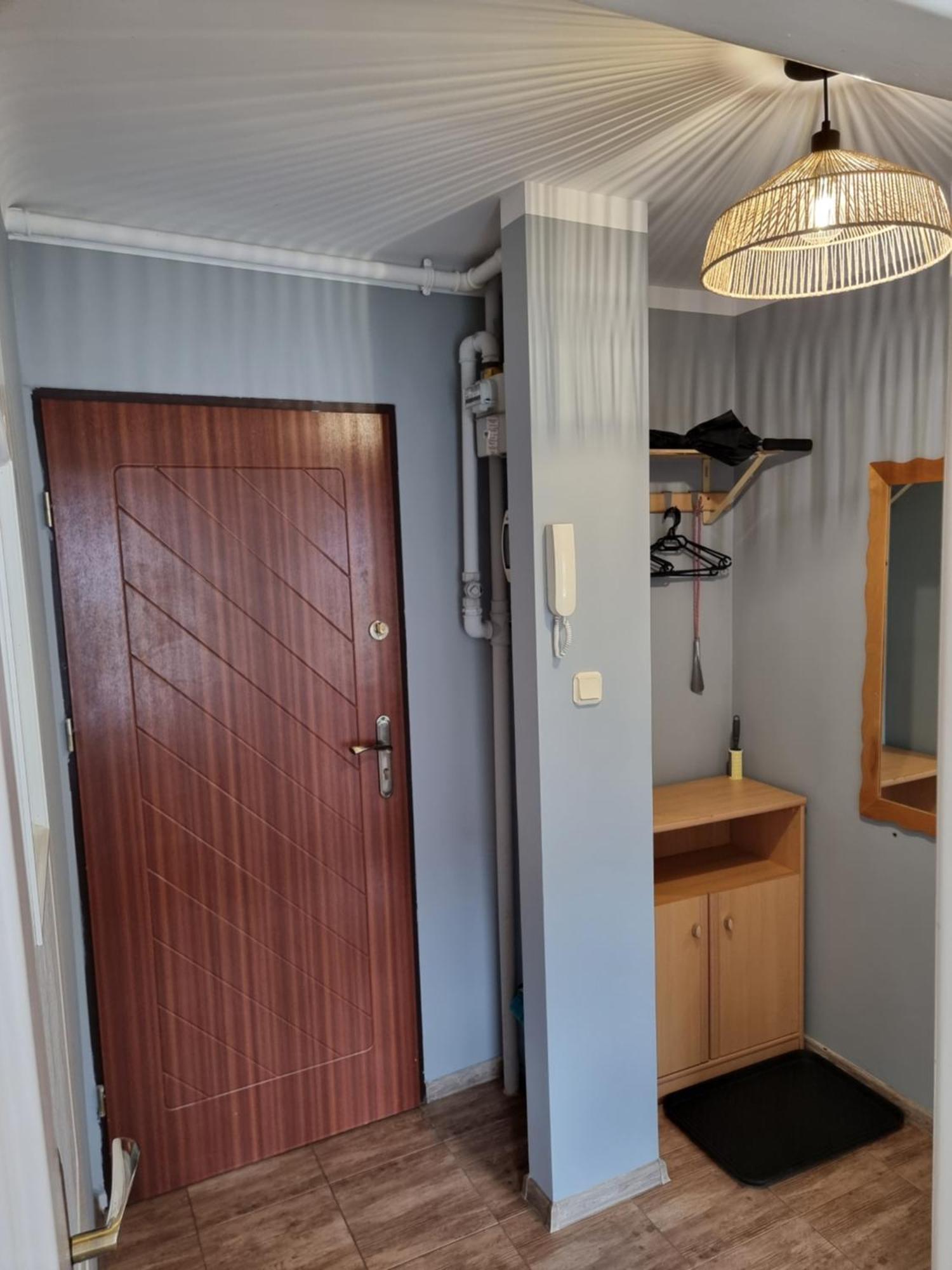 Apartament Dwupokojowy Z Balkonem 斯维诺乌伊希切 外观 照片